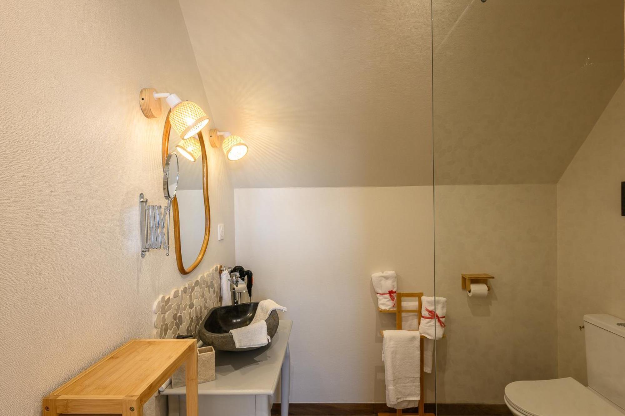 Les 13 Lavoirs D'Antan - Chambre Zen Attitude Saint-Pierre-Église 外观 照片